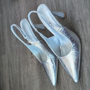Metallic Silver Pointed Slingback Heels Women's Size 8